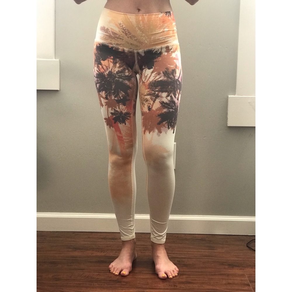 California Fall Hot Pant